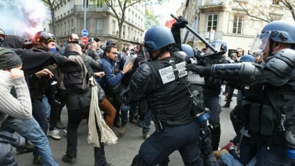 فرنسا: الشلل الكلي يهدد قطاعات النقل والطيران على خلفية حركة الاحتجاج الاجتماعي