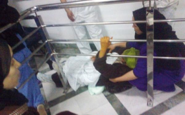 سيدة تضع مولودها على الارض بمستشفى الدار البيضاء حيث كانت المولدة نائمة