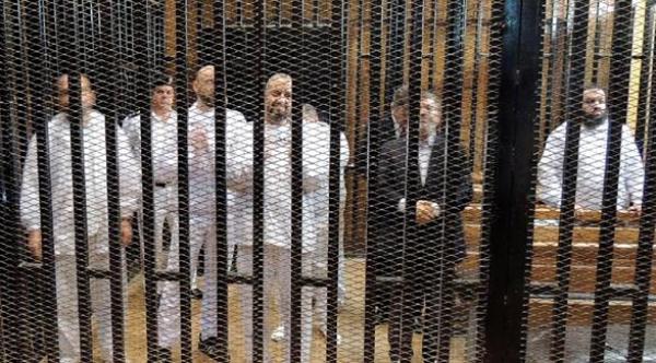 مصر: مد أمد النطق بالحكم في قضيتي "التخابر واقتحام السجون" لجلسة 16 يونيو