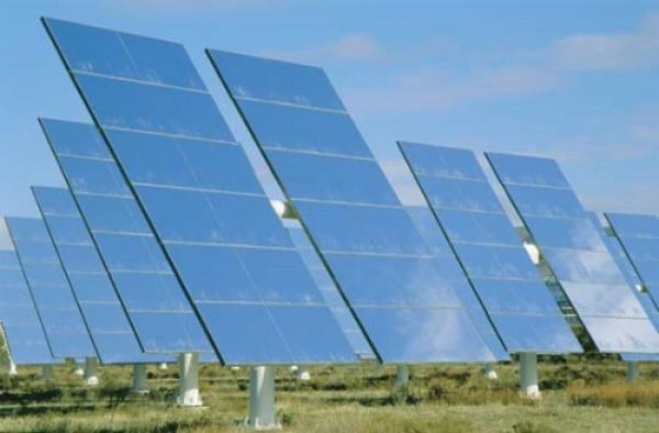المغرب يرسي عقد محطة طاقة شمسية على مجموعة بقيادة سعودية بتكلفة مليار دولار