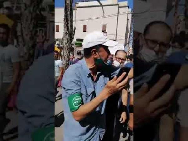 بالفيديو: احتجاجات عارمة بالقنيطرة بسبب قرار الإغلاق الذي تم التراجع عنه