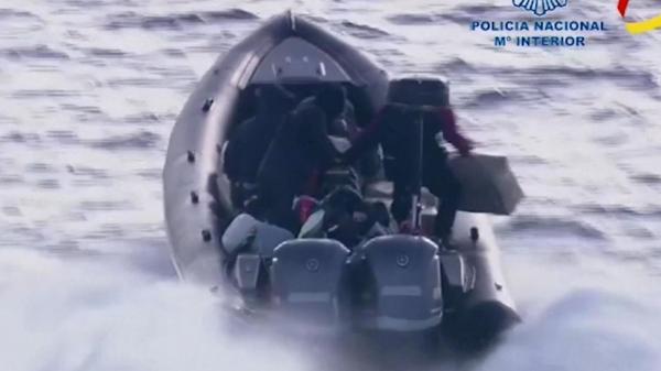 الشرطة الإسبانية تعتقل مهربي مخدرات في البحر بعد مطاردة مثيرة(فيديو)