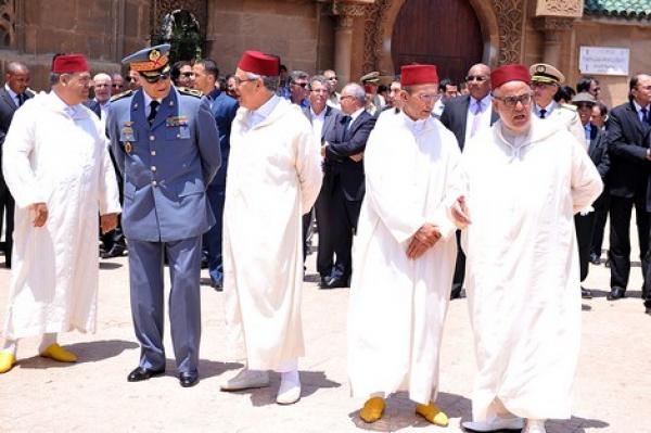 تفاصيل جديدة عن هوية &quot;خدام الدولة&quot; : شخصيات خليجية و مدير اتصالات المغرب من بين المستفيدين