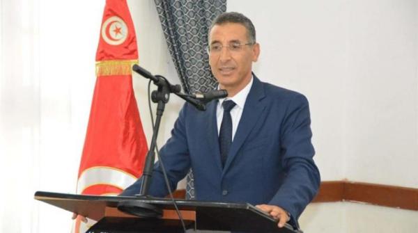 وزير الداخلية التونسي يستقيل من منصبه