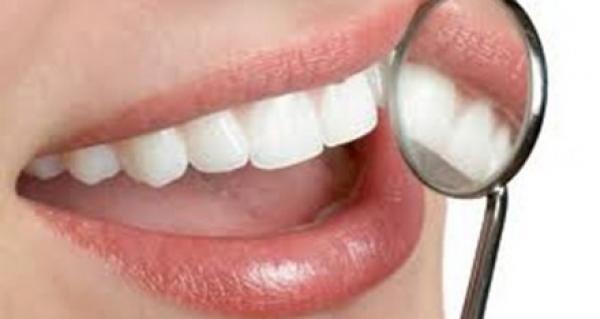 اصفرار الأسنان.. الأسباب والحلول