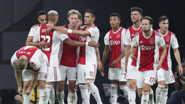 أياكس يفوز ب13-0 ويتصدر الدوري الهولندي