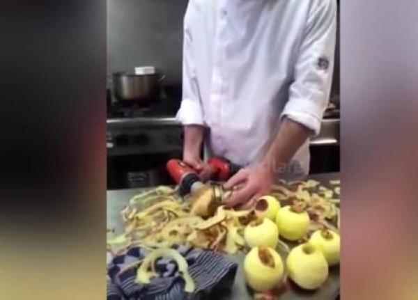 بالفيديو: طباخ يقشر 5 تفاحات بنصف دقيقة
