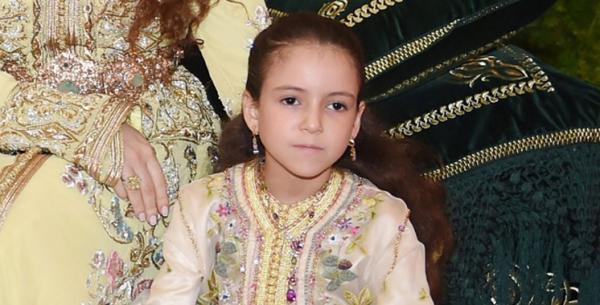 الأميرة لالة خديجة تزور ساحة جامع الفنا بمراكش رفقة صديقاتها!