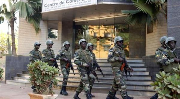 مالي: اعتقال اثنين للاشتباه في صلتهما بهجوم فندق باماكو