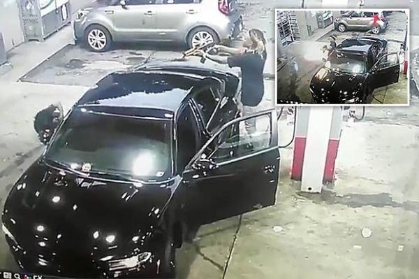 بالفيديو: معركة بالأسلحة النارية تندلع في محطة وقود