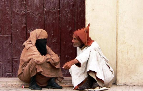 بعد قضية قايد الدروة و معركة بوتازوت مع خولة و قضية "مي فتيحة" ... هل يعيش المجتمع المغربي في أزمة ؟