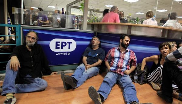 الصحفيون اليونانيون يخضون إضراباً عن العمل احتجاجاً على ارتفاع تكاليف المعيشة