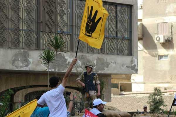 اشتباكات بين أنصار مرسي والسيسي في القاهرة والإسكندرية