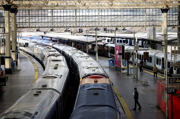 إضراب سائقي القطارات بسبب تراجع القدرة الشرائية ببريطانيا
