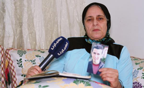 بالفيديو: نشطاء يطلقون حملة تضامن واسعة مع والدة "تلميذ" اختفى قبل 15 سنة في ظروف غامضة