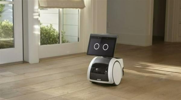 أمازون تطلق روبوتاً منزلياً ومساعداً صوتياً لمنتجعات ديزني