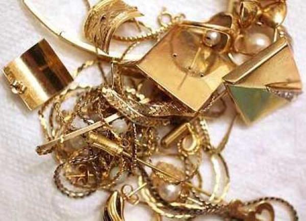 أمن أكادير يفك لغز سرقة 200 مليون سنتيم من المجوهرات داخل شقة صهر أحد السياسيين