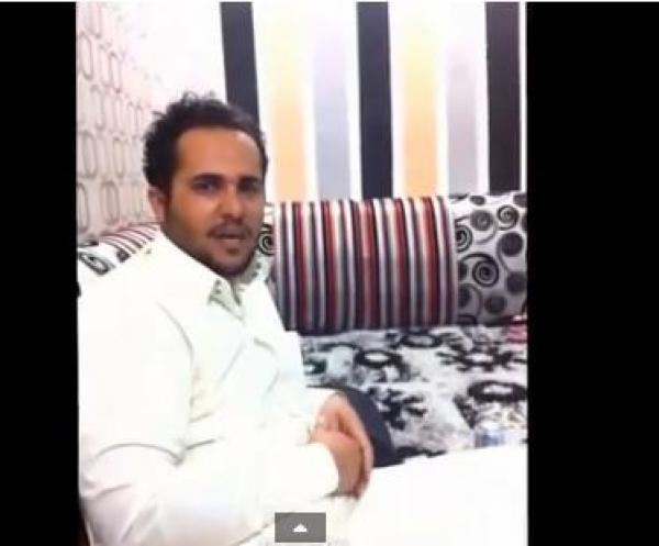 بالفيديو: سعودي يتناول "الزجاج بالكاتشب" ضمن برنامجه الغذائي