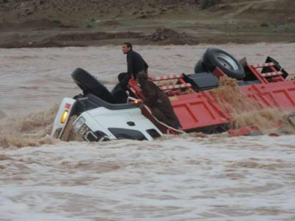 انتشال جثث أربعة أشخاص وانقاذ 4 آخرين في فيضانات شمال كلميم