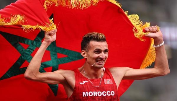 البطل المغربي سفيان البقالي يحصد ثمار تألقه في 2022