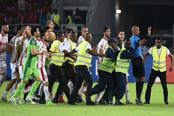 بعد تقديمها اعتذاراً رسمياً..الكاف يُعلن مُشاركة تونس في كأس أمم افريقيا 2017