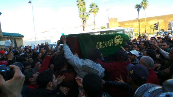 بالصور : تشييع جنازة الفنان محمد بسطاوي في أجواء حزينة