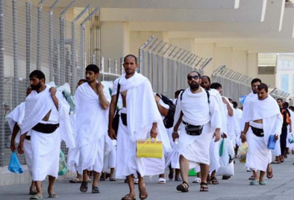 السعودية تصدر قرارا جديدا بشأن تنقل الحجاج والمعتمرين خارج مكة والمدينة