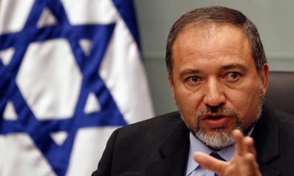 إسرائيل .. ليبرمان يعود إلى الحكومة ويؤدي اليمين الدستورية وزيرا للخارجية