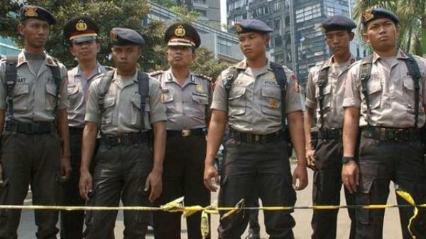 مصرع 17 تلميذا وجرح خمسة آخرين في حادث انقلاب حافلة شمال إندونيسيا