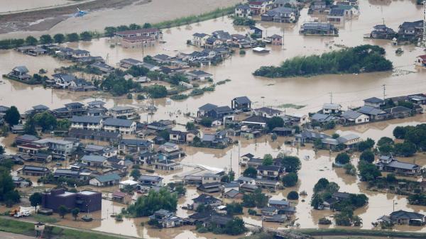 ارتفاع ضحايا السيول والانھیارات الأرضیة إلى 57 قتيلا باليابان