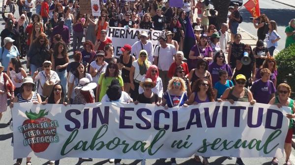 مسيرات حاشدة باسبانيا تضامنا مع العاملات المغربيات ضحايا الاستغلال الجنسي (فيديو)