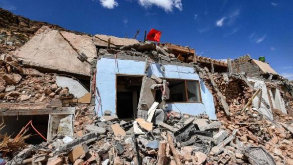 زلزال الحوز.. بدء عمليات هدم وإزالة ركام المباني المنهارة في أزيلال
