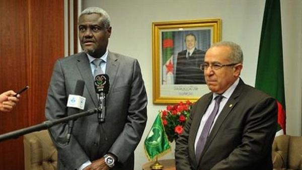 الجزائر تواصل ضغطها من أجل دخول الاتحاد الإفريقي طرفا في مشكل الصحراء وهذه آخر التطورات