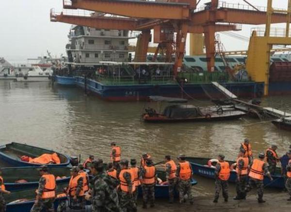 غرق سفينة في نهر يانغتسي الصيني كان على متنها 458 شخصا