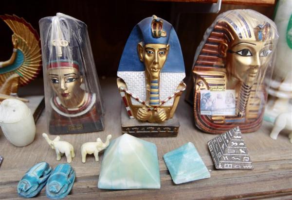 بعد سرقتها عام 2011..متحف أميركي يعتذر و يعيد قطعة أثرية إلى مصر