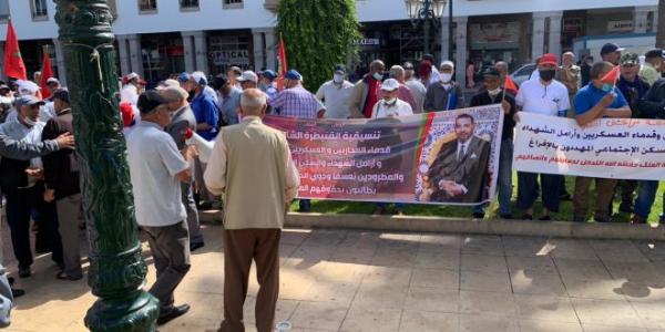 العسكريون القدامى وأرامل الشهداء في احتجاج بالرباط دفاعا عن حقهم في "السكن"