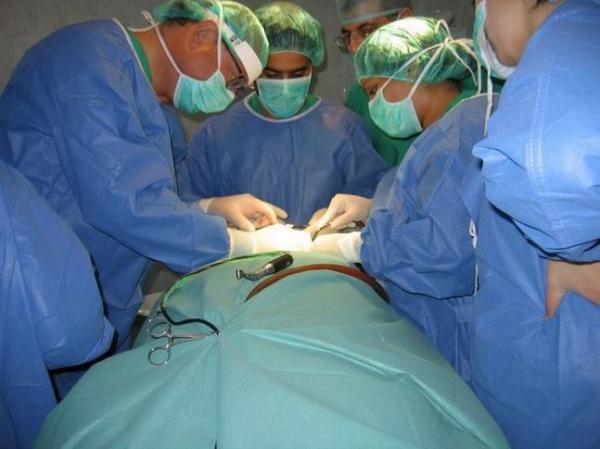 فضيحة : تأجيل عمليات جراحية بسبب انقطاع الماء عن مستشفى ابن رشد