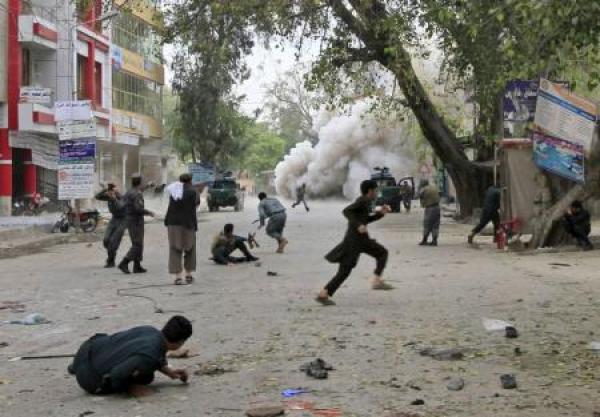 انفجار يقتل 33 شخصا ويصيب أكثر من 100 في أفغانستان