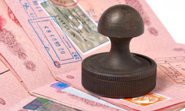 "شرط أساسي" مقابل الحصول على تأشيرة العمل في الإمارات