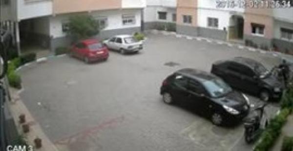بالفيديو.. لحظة سرقة دراجة هوائية في وضح النهار بالمغرب