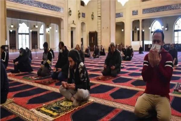 بعد أسابيع من غلقها.. المساجد تفتح أبوابها في عدة بلدان عربية