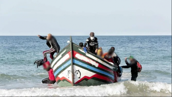 بعد 3 أيام من الإبحار: 5 شبان بينهم "فتاة" يصلون إلى "إسبانيا" باستعمال "قارب صيد" مسروق