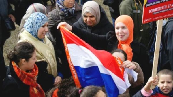 رسميا...البرلمان المغربي يسمح للسلطات الهولندية بمراقبة ممتلكات أفراد الجالية داخل المغرب