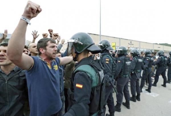 إسبانيا في طريقها إلى حرب أهلية وهذه آخر تطورات أزمة "كاتالونيا"