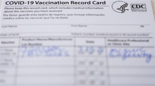 سوق سوداء لشهادات التطعيم المزورة في روسيا هربا من التلقيح
