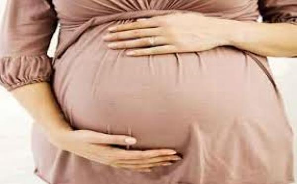 هل صوم المرأة الحامل يؤذي الجنين؟