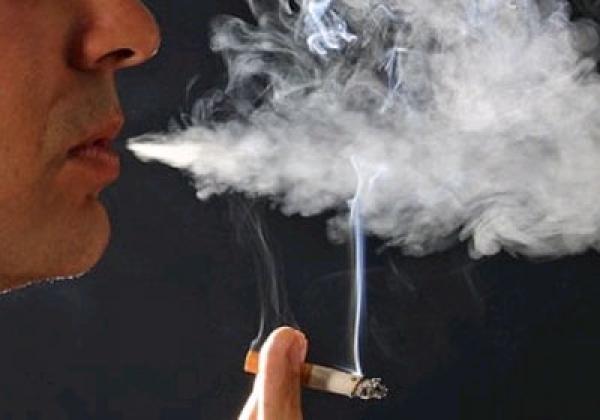 دراسة: دخان السجائر "يضر البصر"