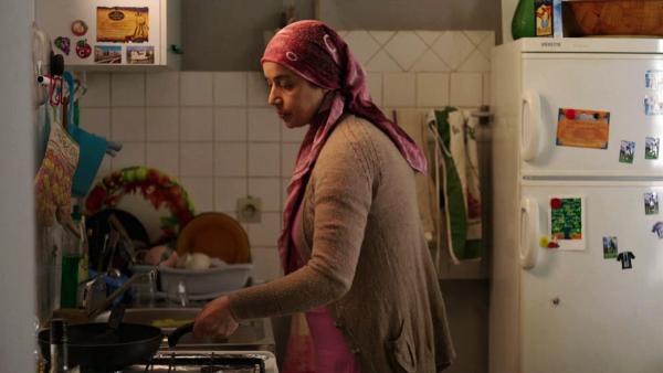 فيلم حول مهاجرة مغربية يفوز بجائزة &quot;سيزار&quot; العالمية ، و هذا ما قال مخرجه عن لبنى ابيضار