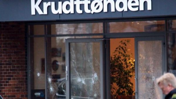 الدانمارك: مقتل شخص في إطلاق نار على مبنى احتضن لقاء شارك فيه صاحب الرسوم الكاريكاتورية المسيئة للنبي محمد