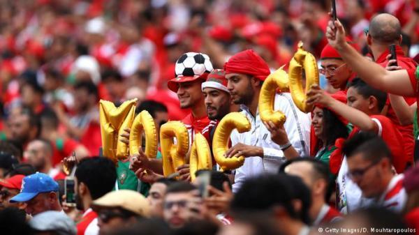 تفاصيل احتجاز آلاف المشجعين المغاربة بليتوانيا قبل وصولهم إلى ملعب كالينغراد وهذا هو الخطأ الذي ارتكبوه